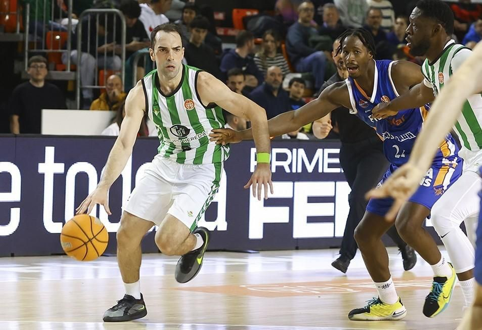 Vitor Benite bota la pelota Vitor Benite bota la pelota