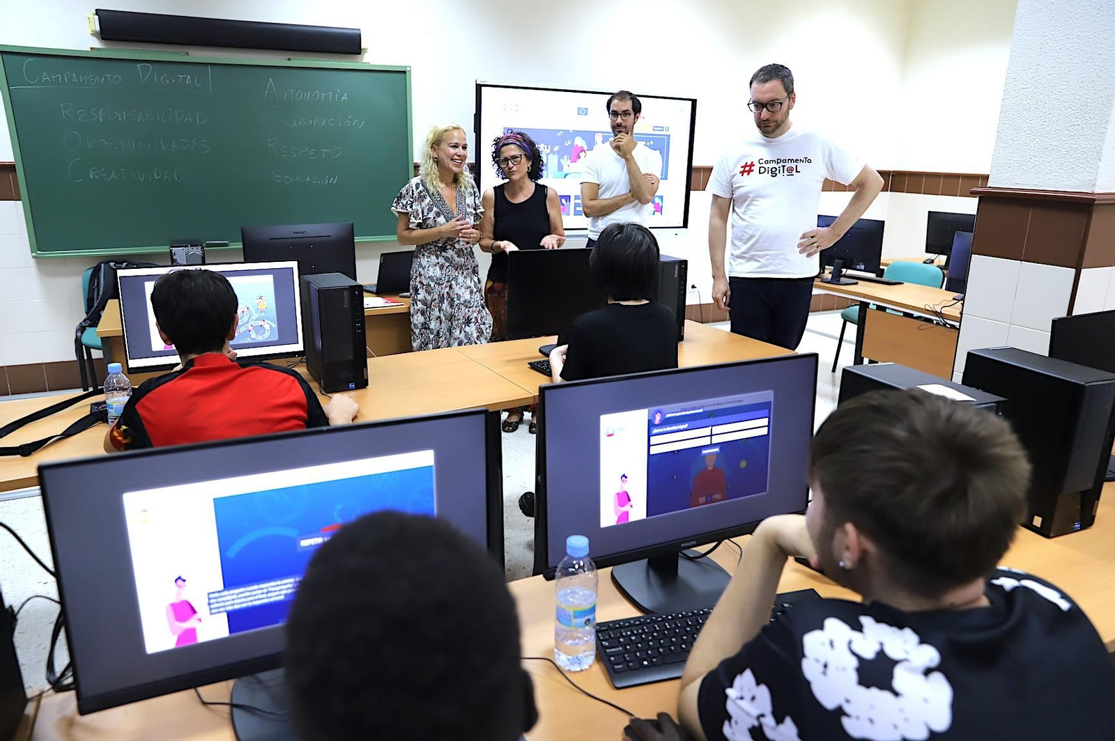 Yessica Quintero, durante la visita al curso.