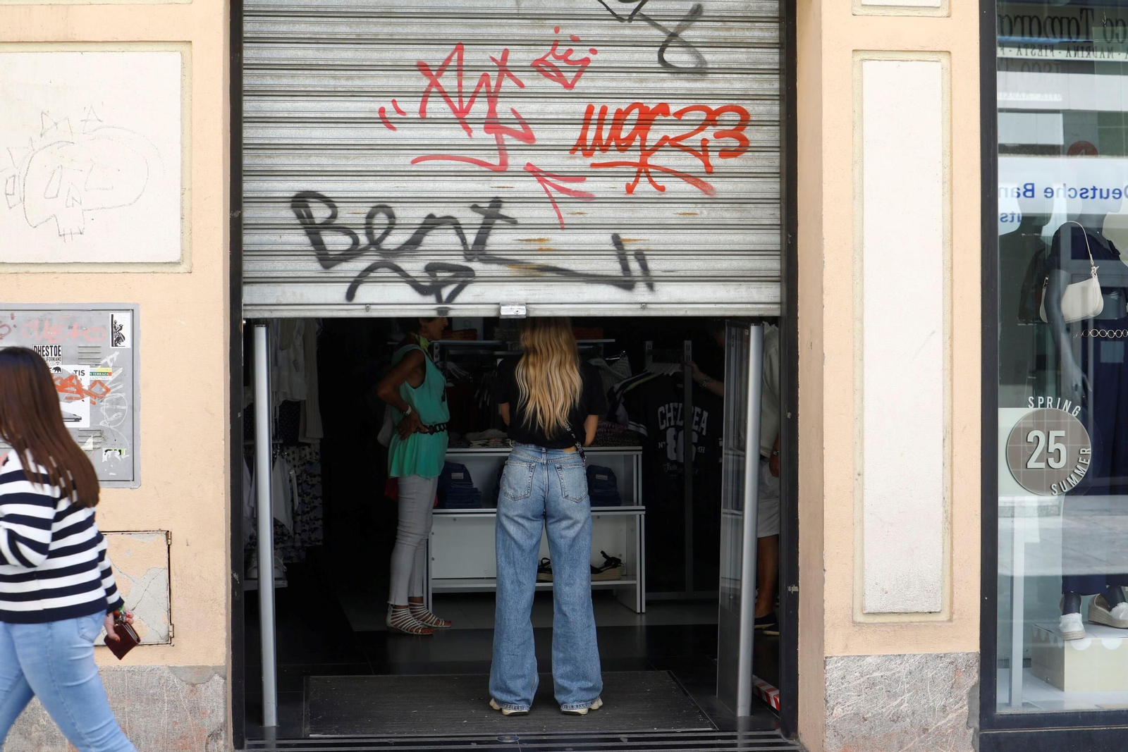 Muchos establecimientos cerraron sus puertas tras el apagón del 28 de abril Muchos establecimientos cerraron sus puertas tras el apagón del 28 de abril