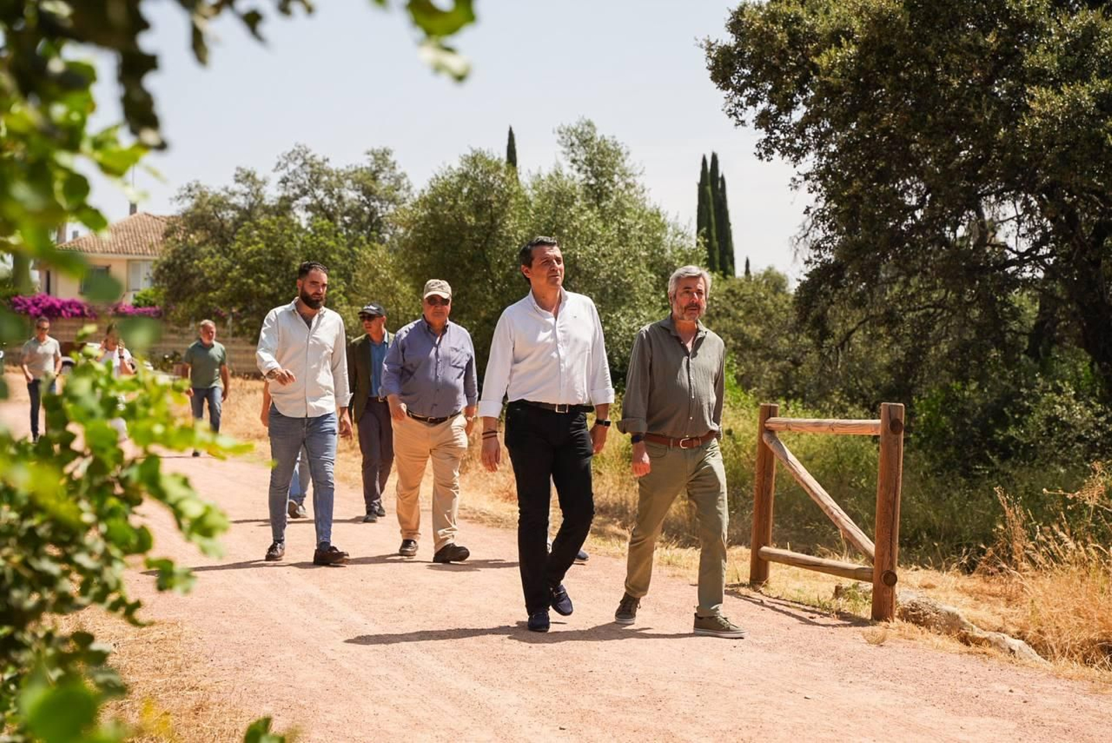 Torrico y Bellido pasean por el nuevo itinerario de El Patriarca.